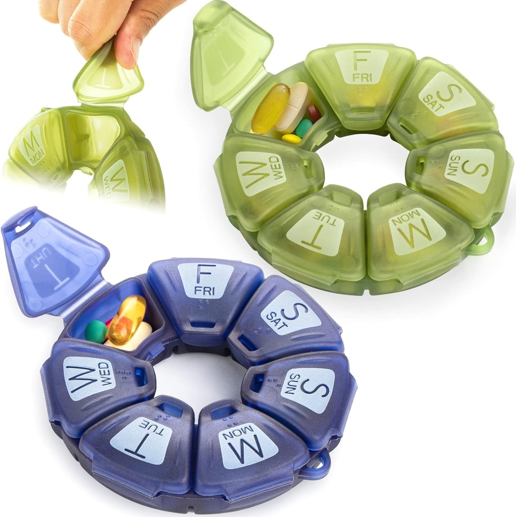Round Weekly Pill Organizator, TPU Rubberized, Travel Pill Container 7 Day, z 7 dużych komnat, Wielki dla codziennych witamin i suplementów, Cute Pill Case z dużymi literami i Braille (2 szt)
