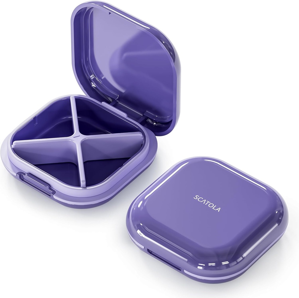 Mały pióro, Travel Pill Box, Portable Pill Organizer, Pill Container for Pocket 4 Komory, Codzienne Compact Travel Medicine Holder dla Vitamin Medication (Purpurowy)