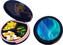 Serfeymi Small Pill Box - 3 Komory Przenośne Pill Box do kieszeni torebki, Compact Mini Travel Pill Case - Nadaje się do medycyny, Witamina, Olej rybny, Suplementy - Ciemny niebieski (Aurora)