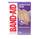 Band- Aid Brand Adhesive Bandaże na wrażliwą skórę, Hipoalergiczne opatrunki pierwszej pomocy z bezbolesnym usuwaniem, Pozostaje na