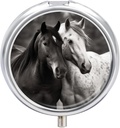 Okrągła skrzynka na pióro Przenośny pióro Case for Pocket Black and White Horses Travel Small Pill Organizer 3 Container Metal Pill Holder for Medicine Vitamin Fish Oil Supplements